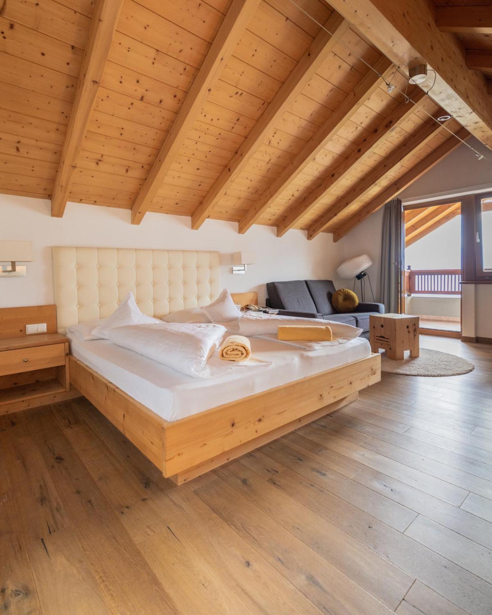 Small Hotel Sonne Tirolo Exterior photo