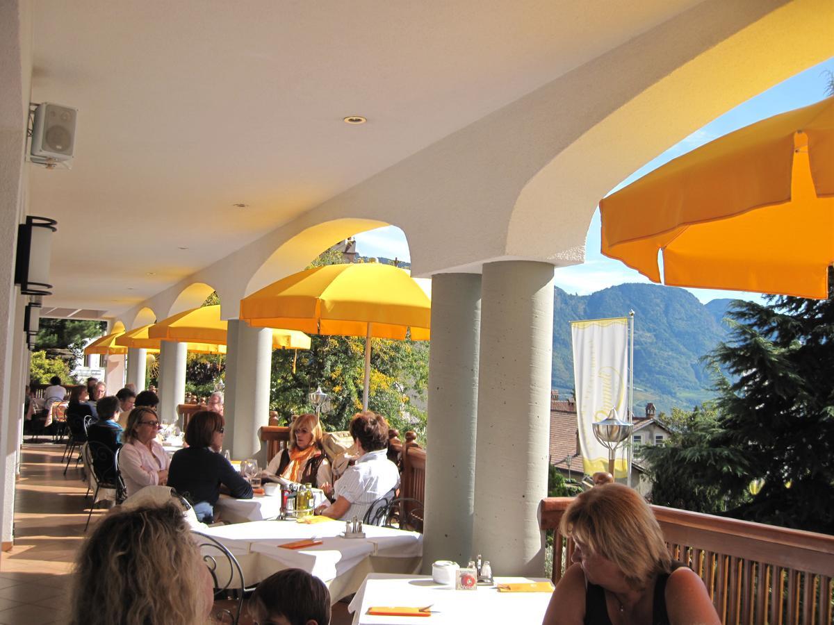 Small Hotel Sonne Tirolo Exterior photo